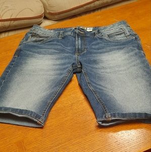 Cultura Jean Shorts Size 32